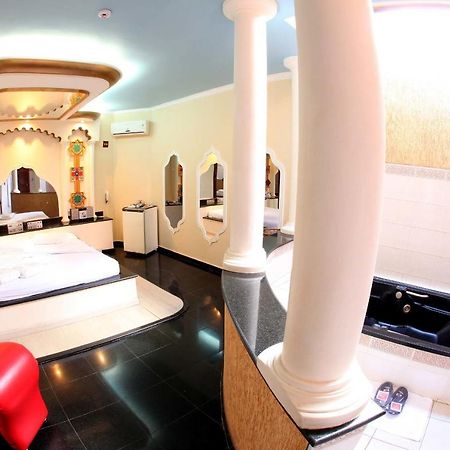 Hotel & Motel Le Baron (Adults Only) Pôrto Ferreira 部屋 写真