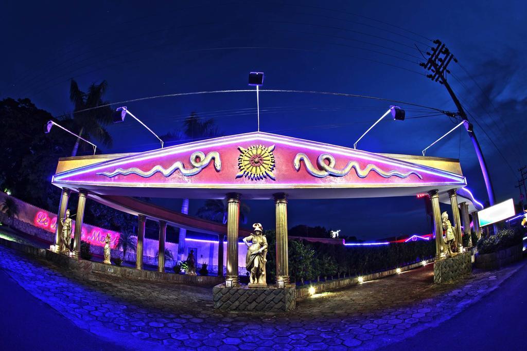 Hotel & Motel Le Baron (Adults Only) Pôrto Ferreira エクステリア 写真