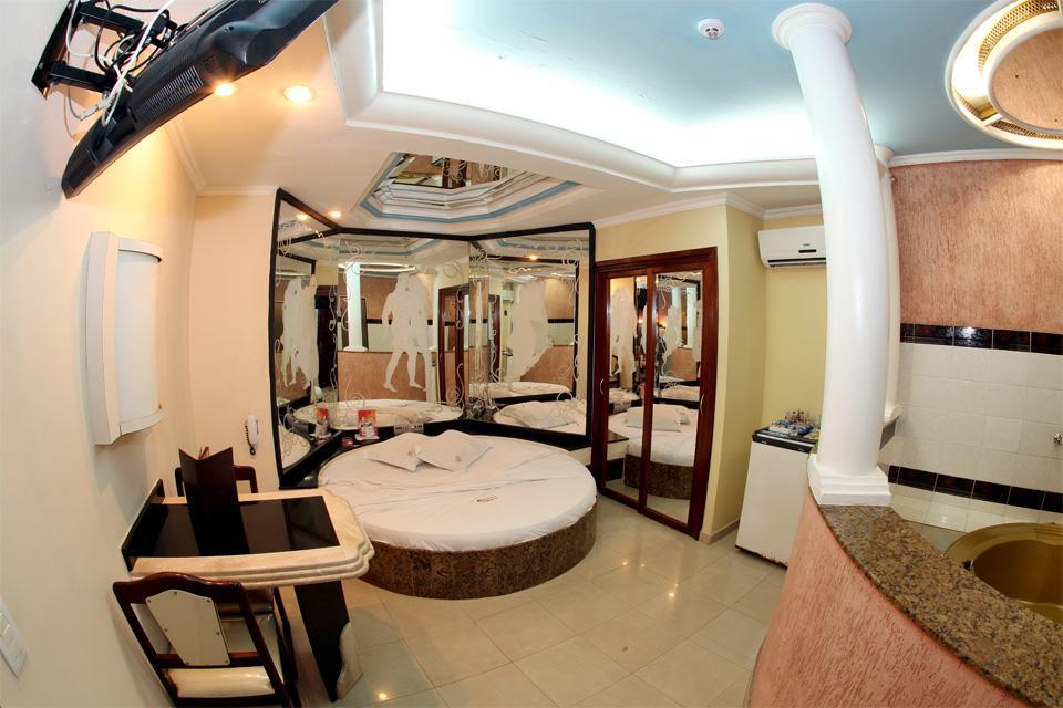 Hotel & Motel Le Baron (Adults Only) Pôrto Ferreira エクステリア 写真