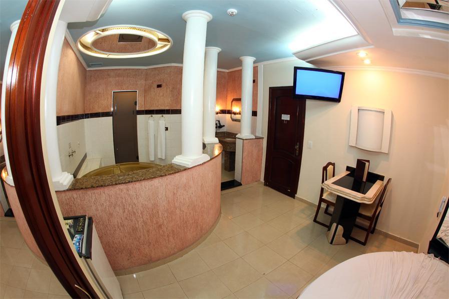 Hotel & Motel Le Baron (Adults Only) Pôrto Ferreira エクステリア 写真