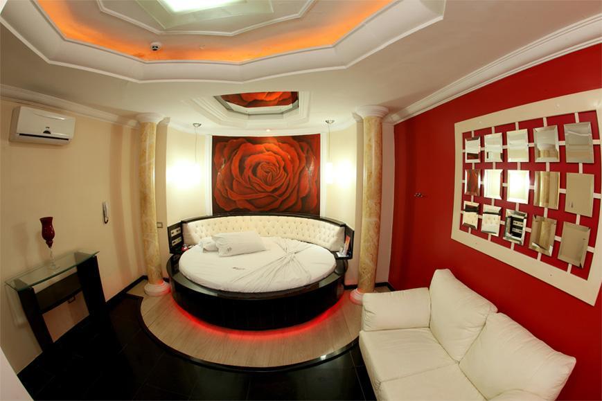 Hotel & Motel Le Baron (Adults Only) Pôrto Ferreira エクステリア 写真