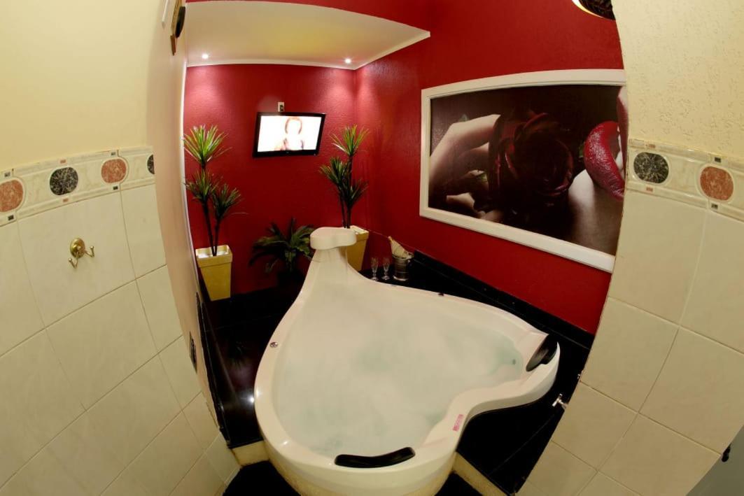 Hotel & Motel Le Baron (Adults Only) Pôrto Ferreira エクステリア 写真